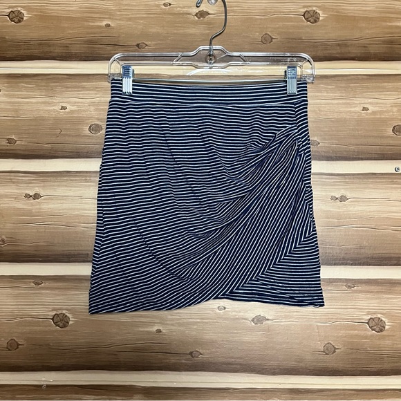 BCBG‎  maxazria women mini pull on  blue white striped skirt size  X-small - Picture 3 of 12